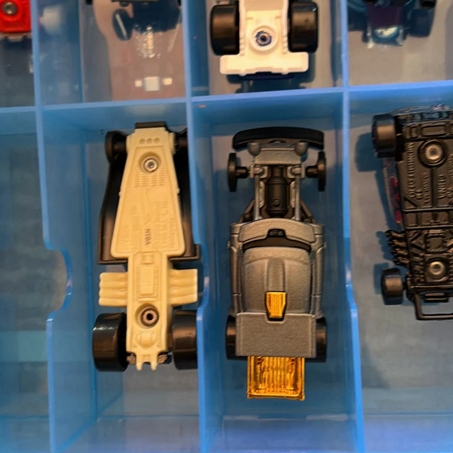 Hot Wheels Die-Cast Cars in Storage Case - image 24 of 27
