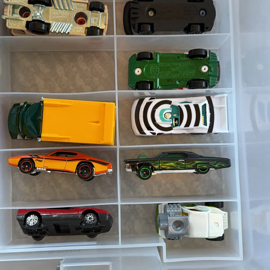 Die-Cast Toy Cars and Vehicles with Case - image 28 of 29