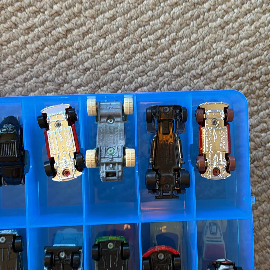 Die-Cast Toy Cars in Plastic Storage Case - image 14 of 16