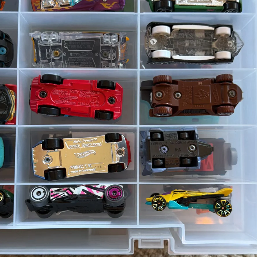 Die-Cast Toy Cars in Plastic Storage Case - image 10 of 26