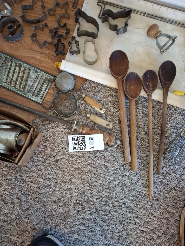 Vintage Kitchen Utensils and Baking Tools - image 2 of 11