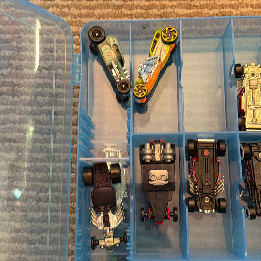 Hot Wheels Die-Cast Cars in Storage Case - image 8 of 27