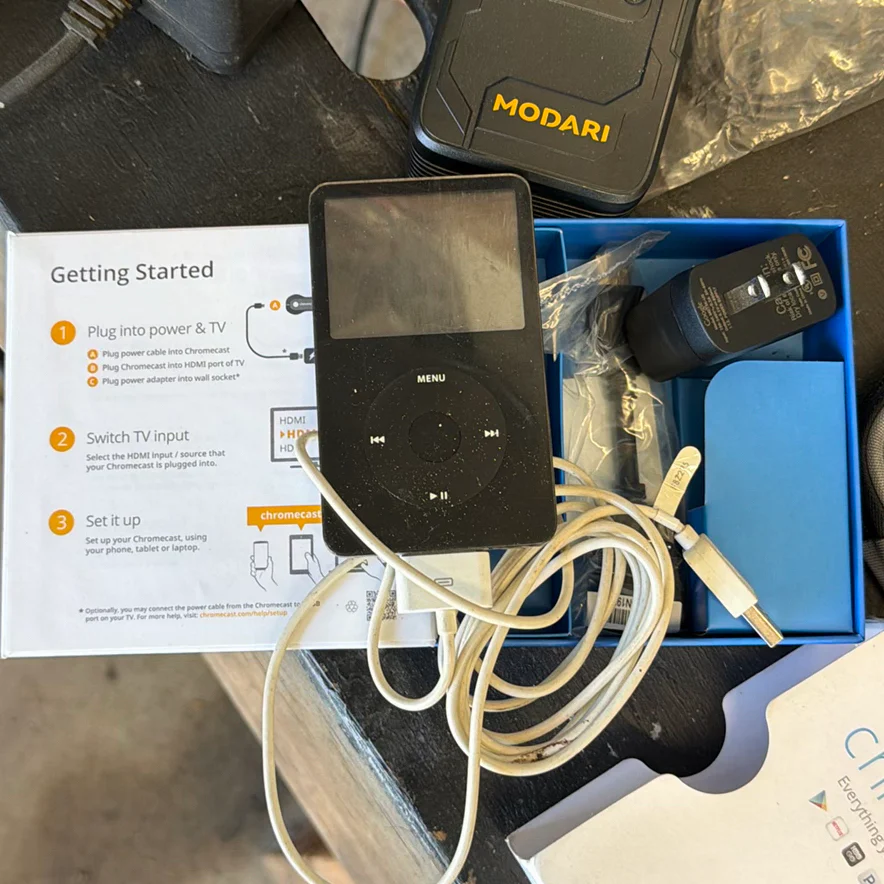 Mixed Electronics and Audio Accessories - image 5 of 8