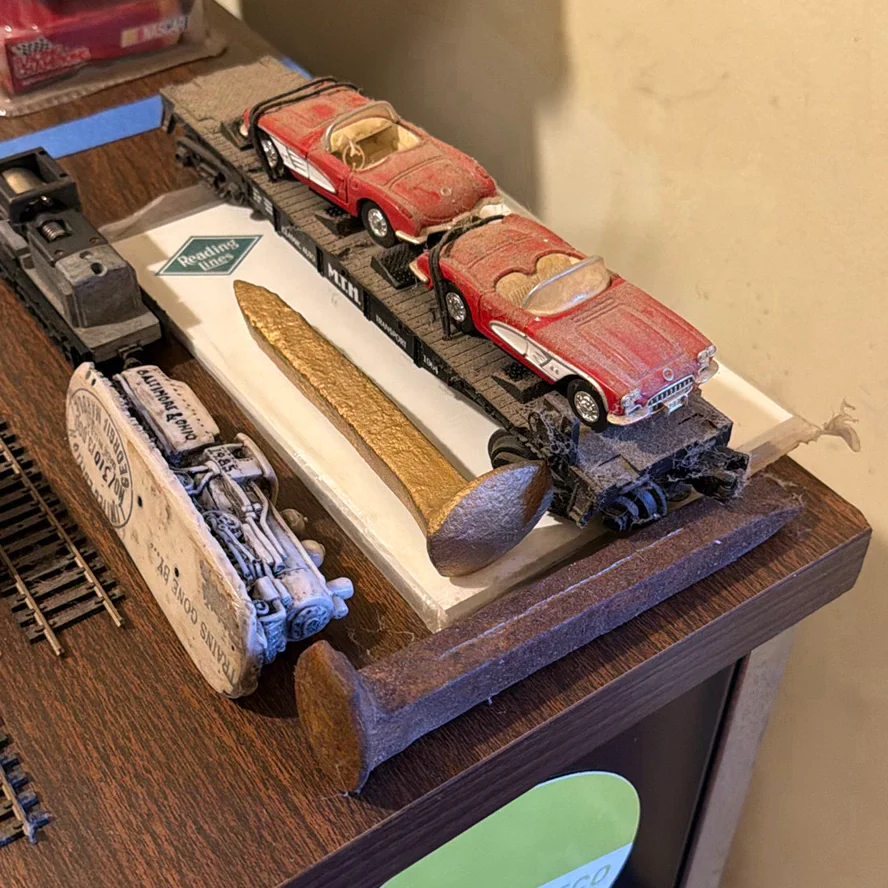 Model Train Cars, Track Sections, and Railroad Collectibles - image 2 of 8