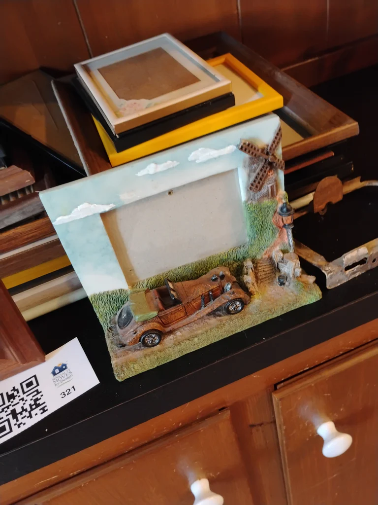Picture Frames and Decorative Frames - image 2 of 11
