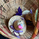 Easter Baskets, Plastic Eggs, and Seasonal Decorations - thumbnail 5 of 13