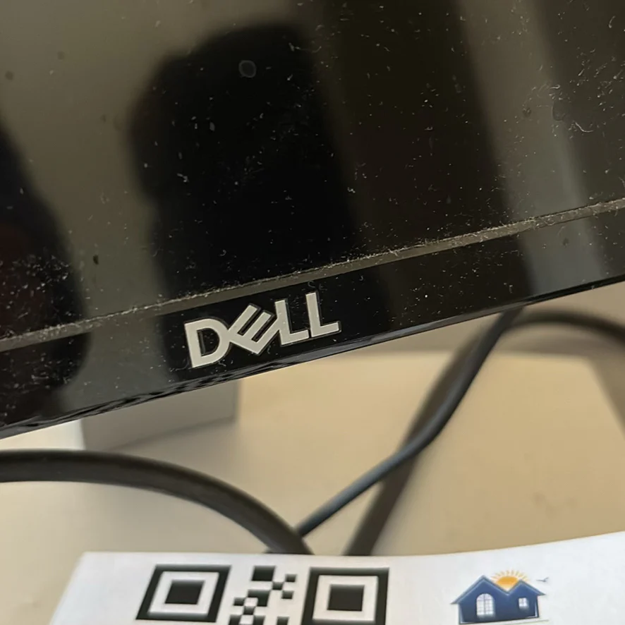 Dell LCD Monitor with Stand and Power Adapter - image 4 of 8