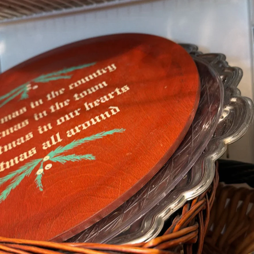 Serving Trays, Baskets, Disposable Cups - image 10 of 12