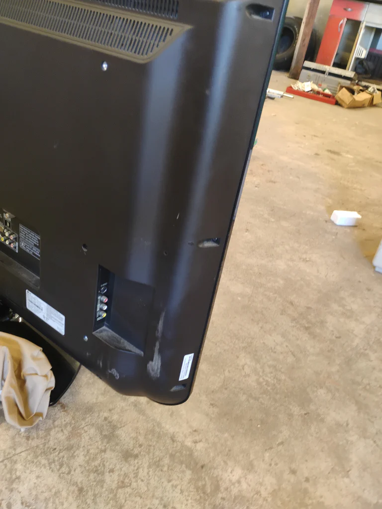 LG LCD Television with Remote - image 7 of 8