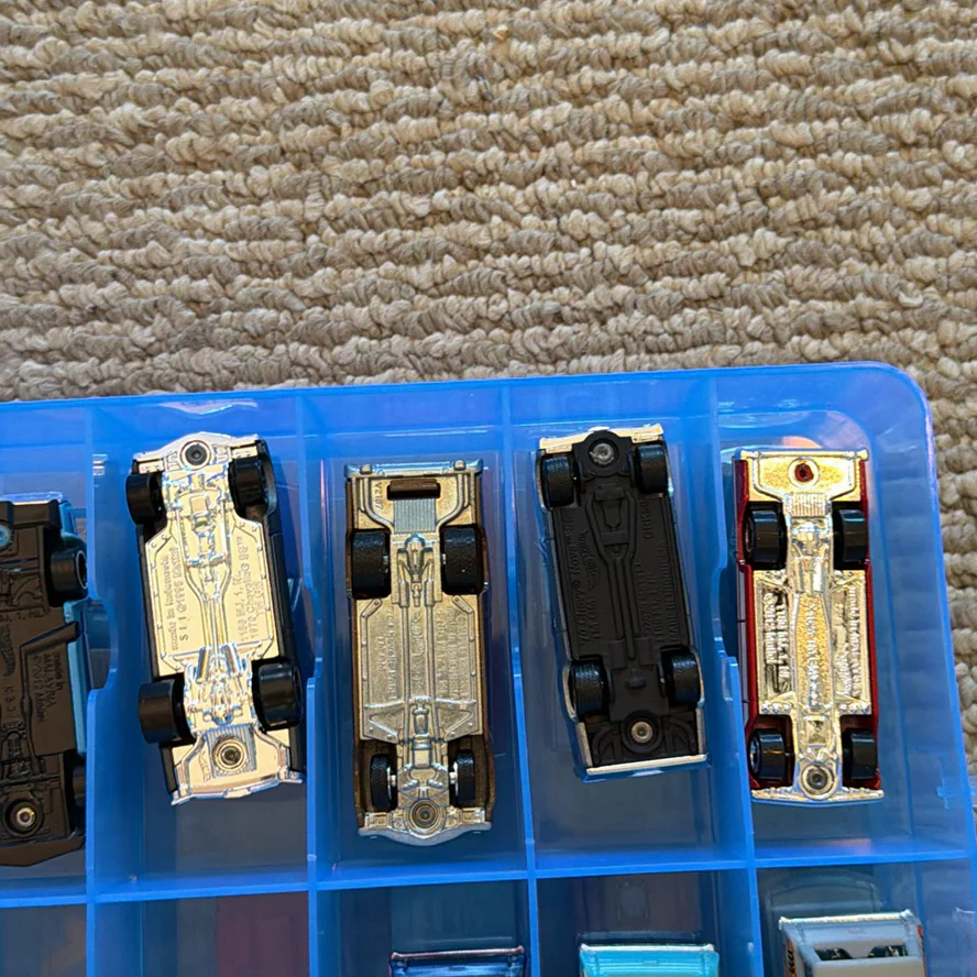 Die-Cast Toy Cars in Plastic Storage Case - image 22 of 24