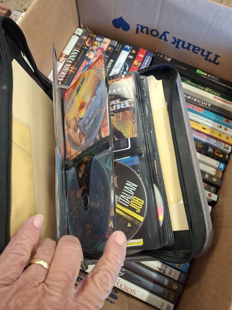 DVD Movie and TV Title Collection - image 15 of 17