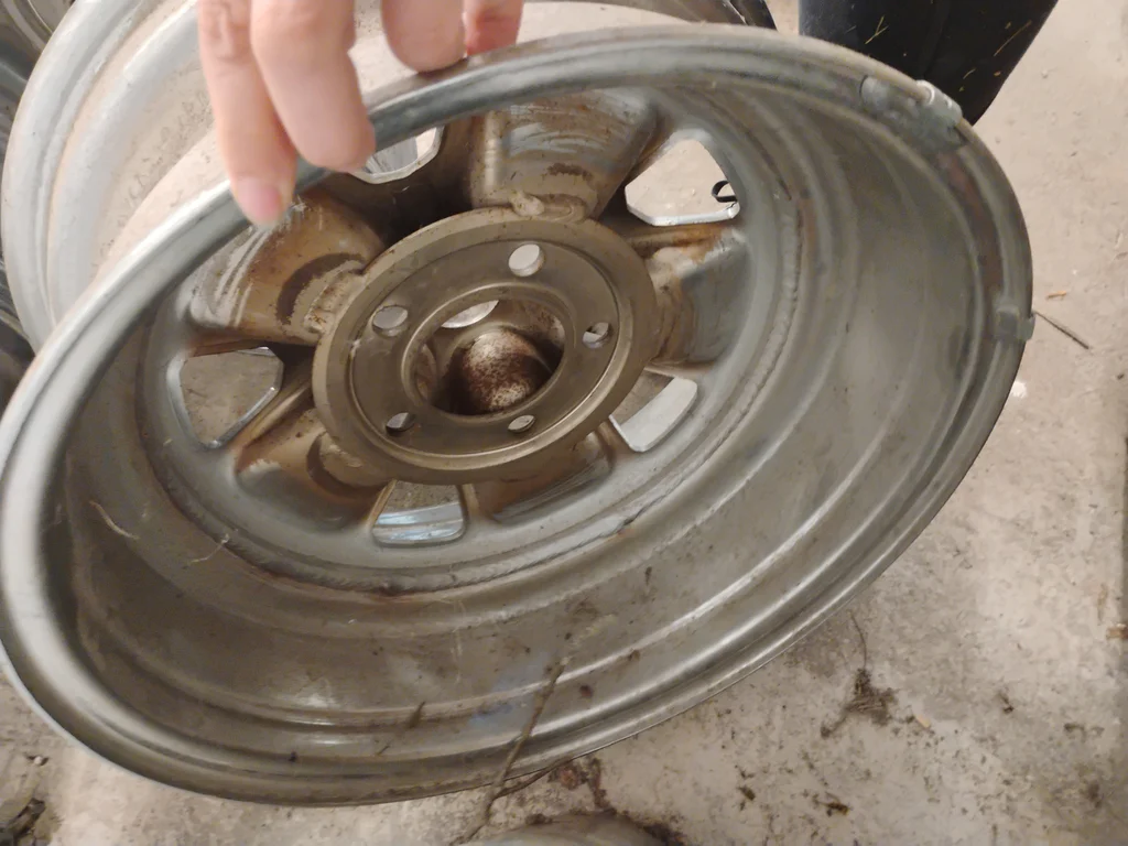 Four Automotive Alloy Wheel Rims - image 3 of 6