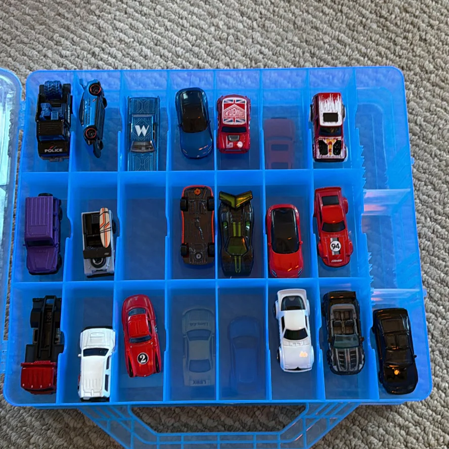 Die-Cast Toy Cars in Plastic Storage Case - image 8 of 16