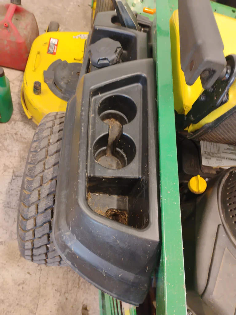 John Deere Z535M Zero Turn Lawn Mower - image 18 of 22