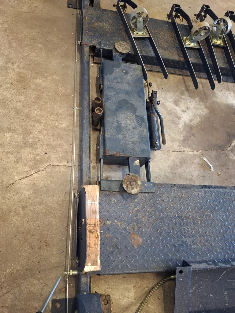 Eagle Equipment 8,000 lb Four-Post Automotive Lift - image 8 of 16
