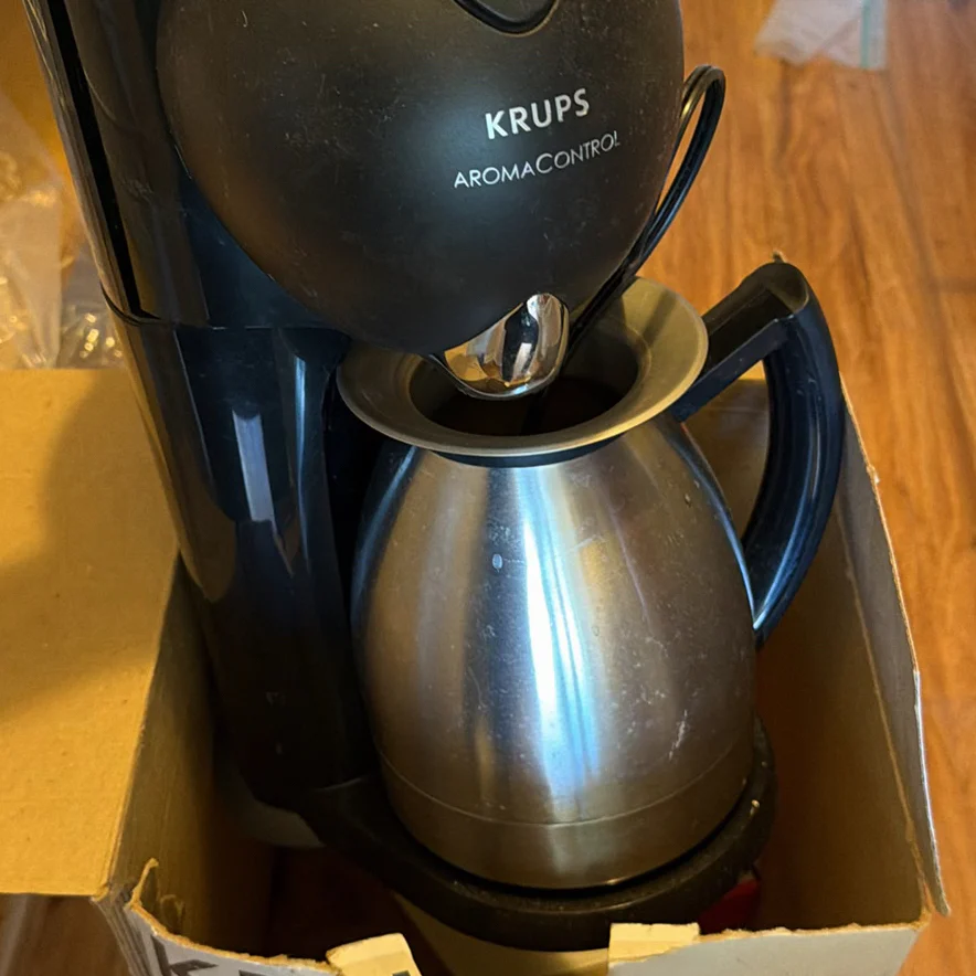 Small Kitchen Appliances - image 5 of 7