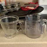 Bakeware, Measuring Cups, and Kitchenware - thumbnail 5 of 8