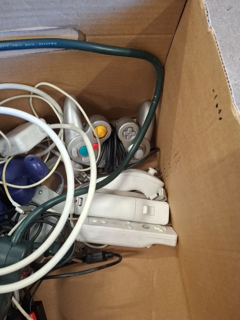 Nintendo GameCube, Wii Accessories, and Video Games - image 5 of 9
