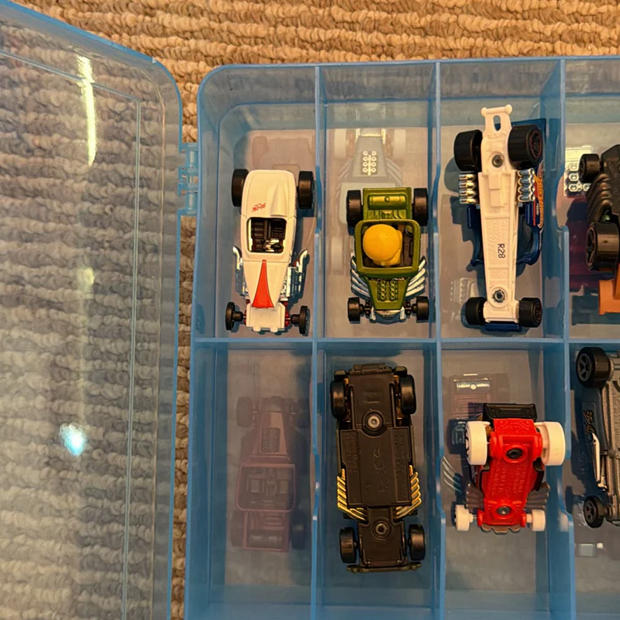 Hot Wheels Die-Cast Cars in Storage Case - image 19 of 27