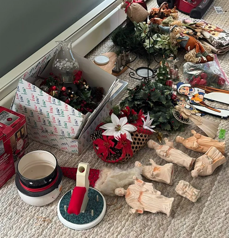 Holiday Decorations and Nativity Figurines - image 1 of 20