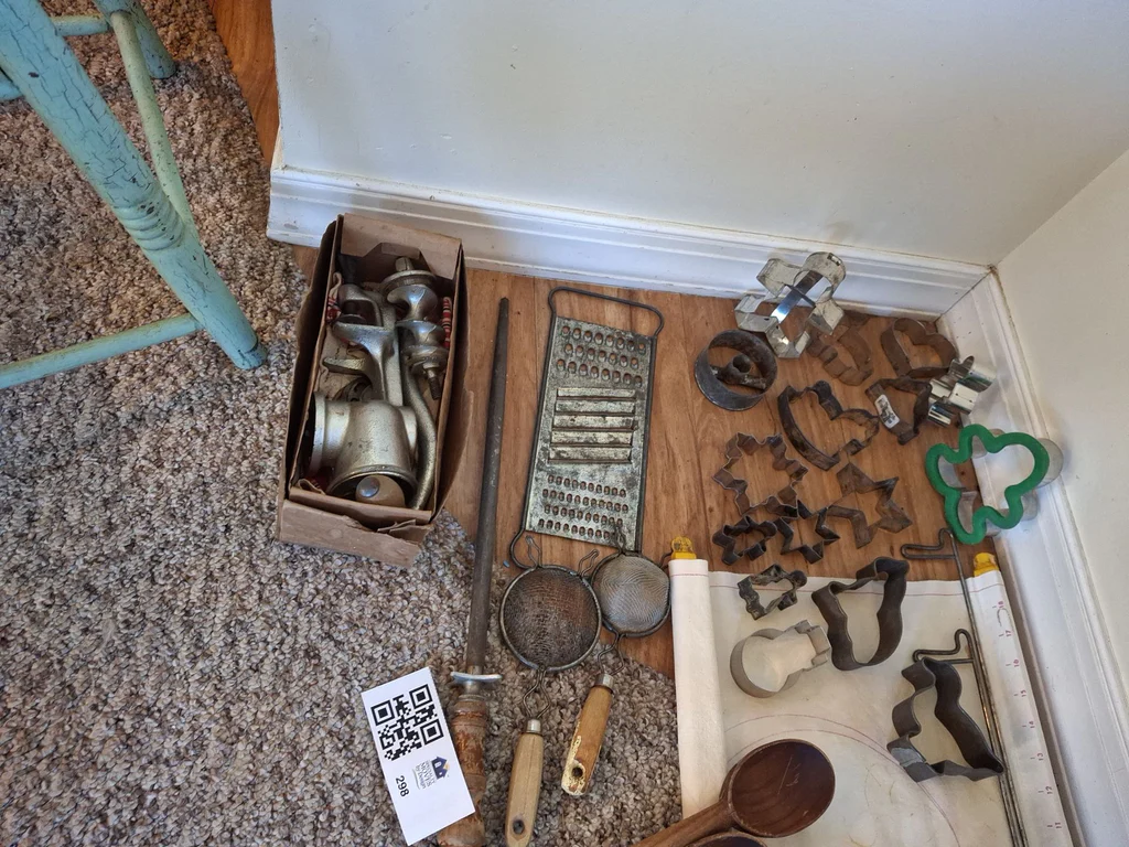 Vintage Kitchen Utensils and Baking Tools - image 1 of 11