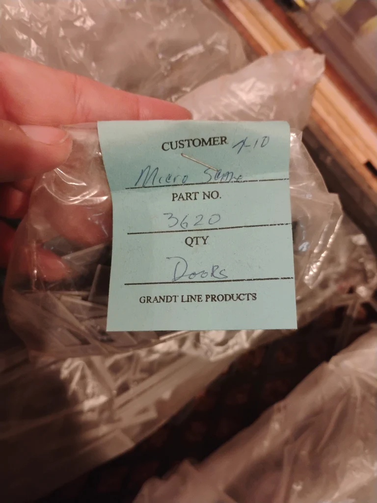 Model Railroad Scenery and Structure Parts Assortment - image 5 of 9