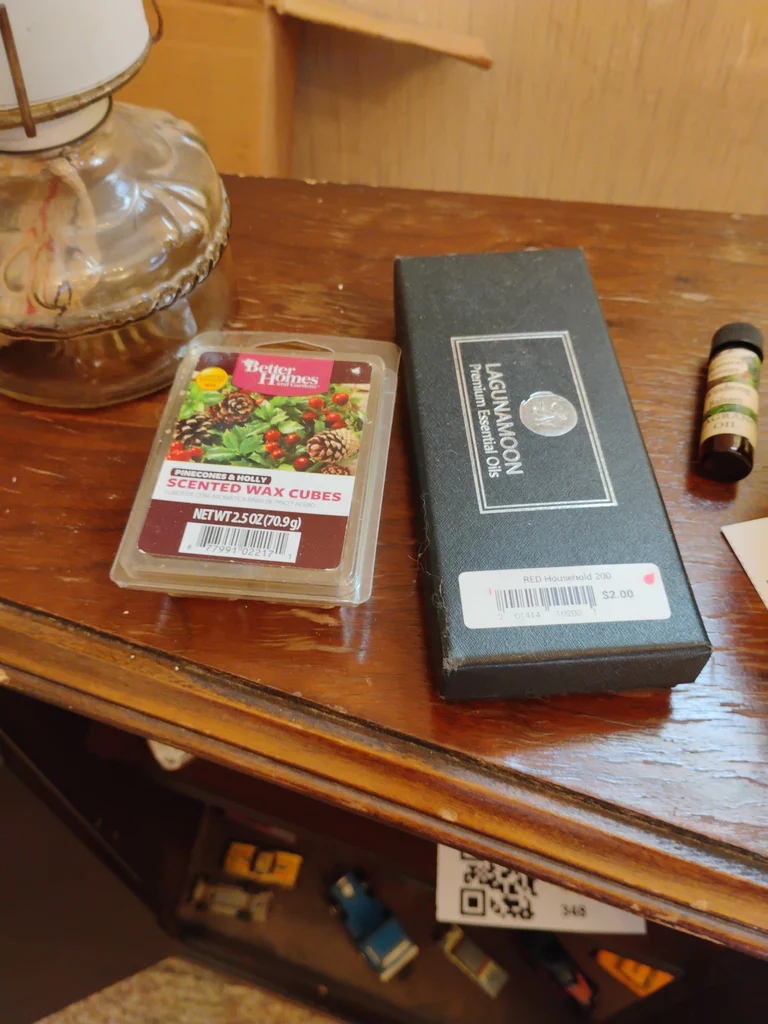 Glass Oil Lamps and Fragrance Items - image 4 of 6