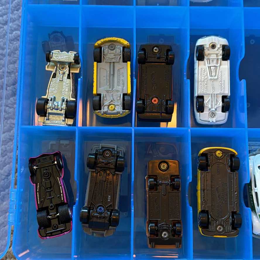 Die-Cast Toy Cars in Plastic Storage Case - image 5 of 16