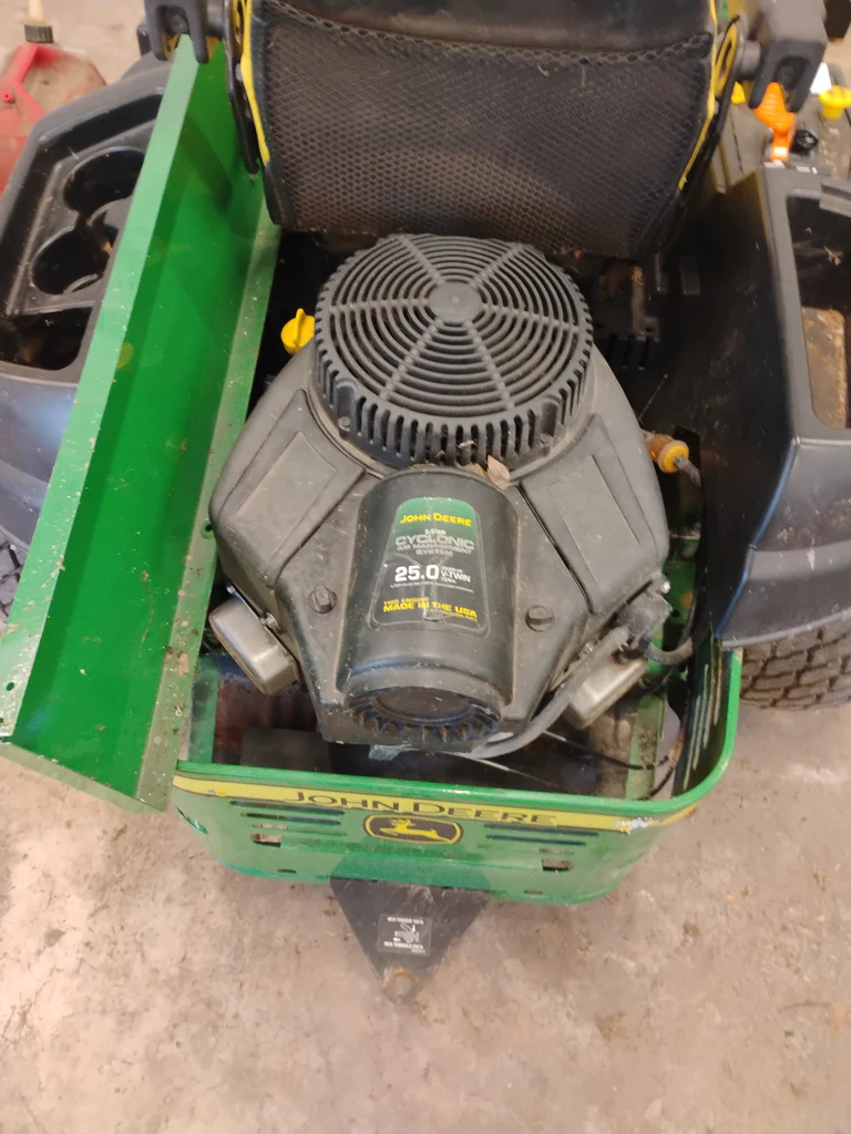 John Deere Z535M Zero Turn Lawn Mower - image 14 of 22