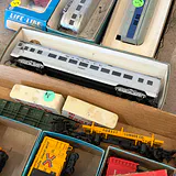 HO Scale Model Train Cars and Accessories - thumbnail 8 of 11