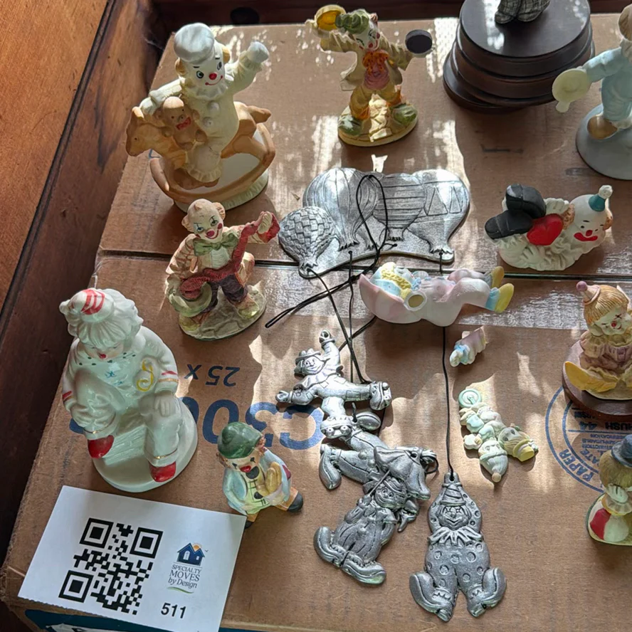 Clown and Figurine Ornaments, Music Boxes - image 9 of 17