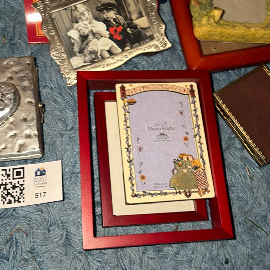 Picture Frames and Decorative Photo Items - image 11 of 15
