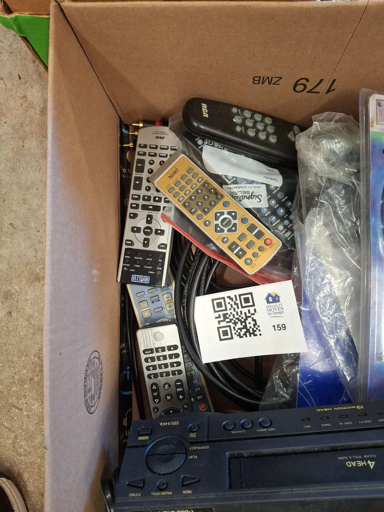 VHS Tapes, VCR, Remote Controls, and Audio Video Cables - image 4 of 8