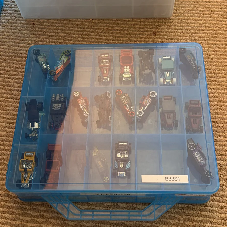 Hot Wheels Die-Cast Cars in Storage Case - image 2 of 27