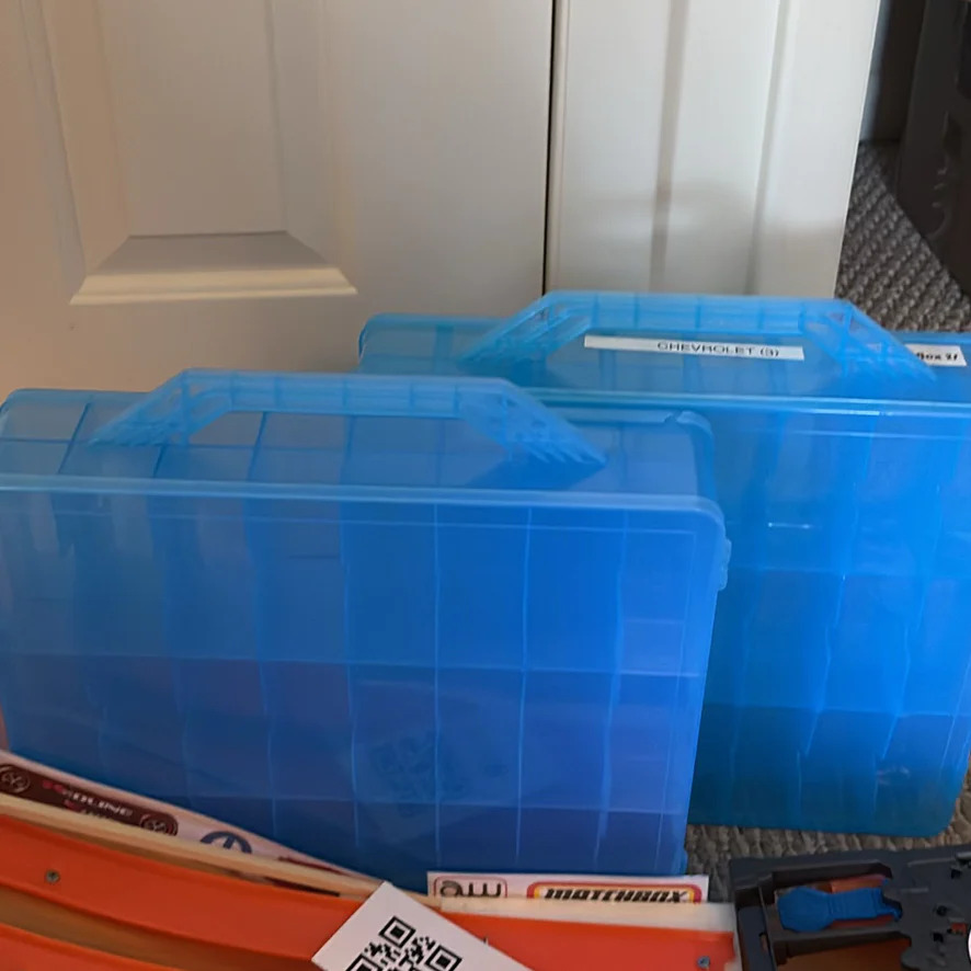 Hot Wheels Track Set with Track Pieces and Storage Cases - image 8 of 10