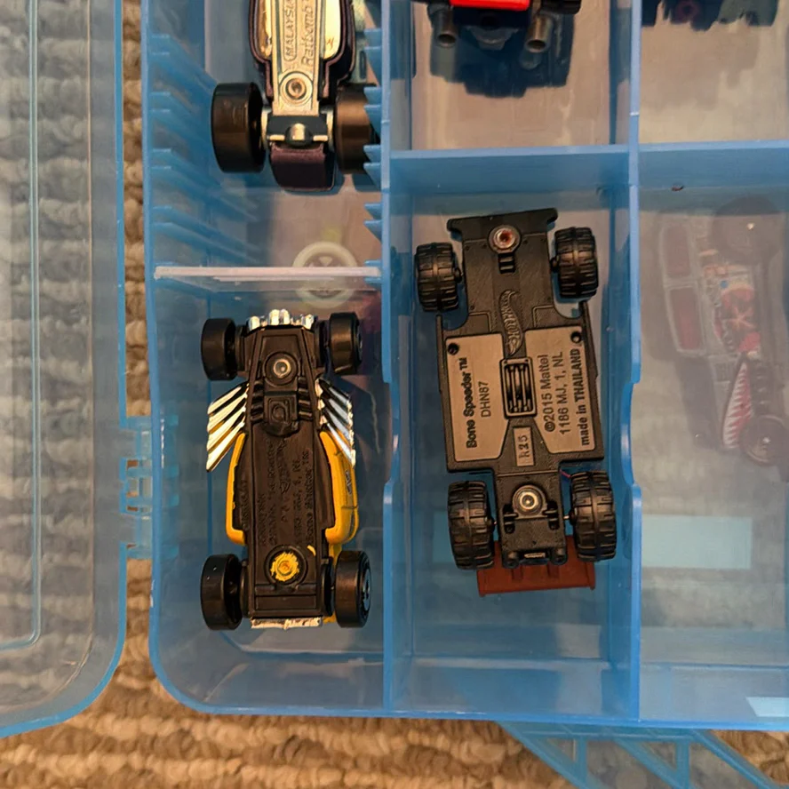 Hot Wheels Die-Cast Cars in Storage Case - image 11 of 27