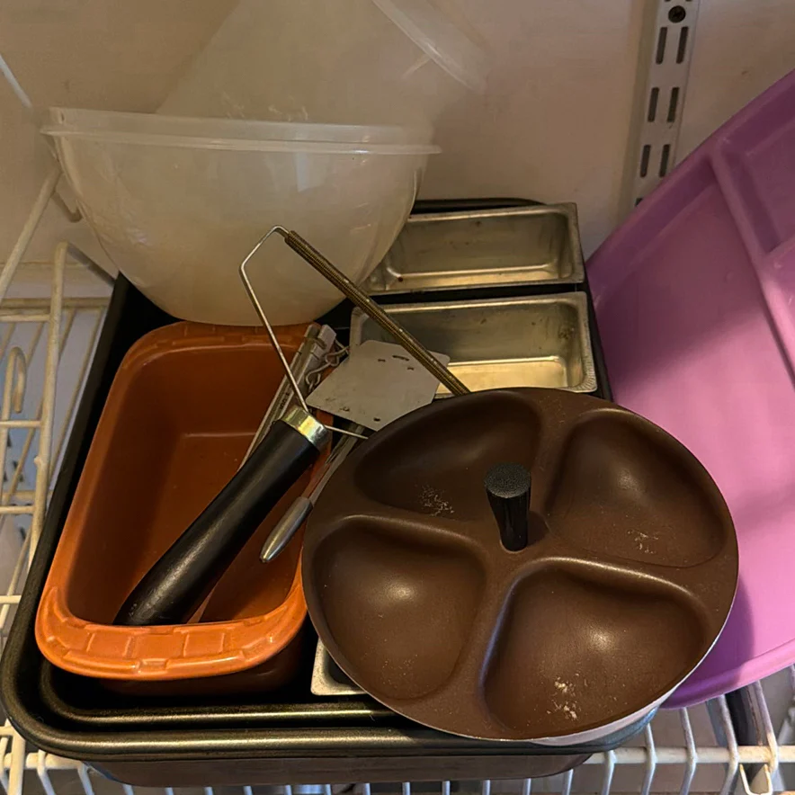 Kitchenware and Food Storage Containers - image 10 of 10