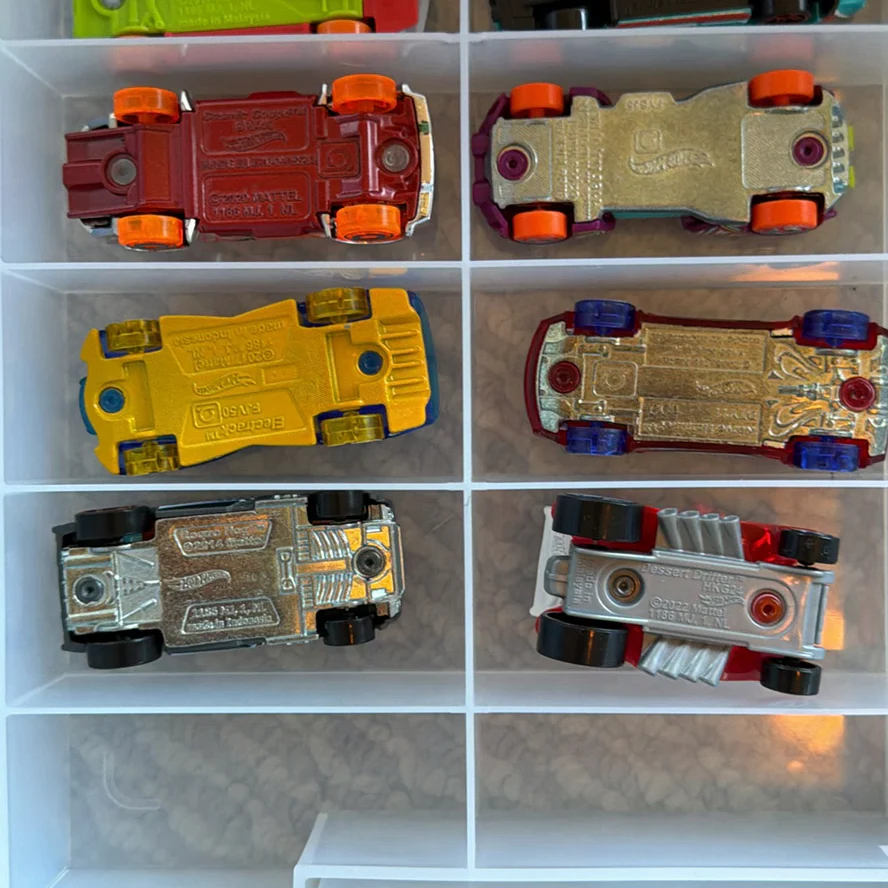 Die-Cast Toy Cars in Plastic Storage Case - image 24 of 26