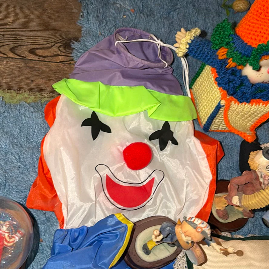 Clown and Circus Figurines and Decorations - image 5 of 19