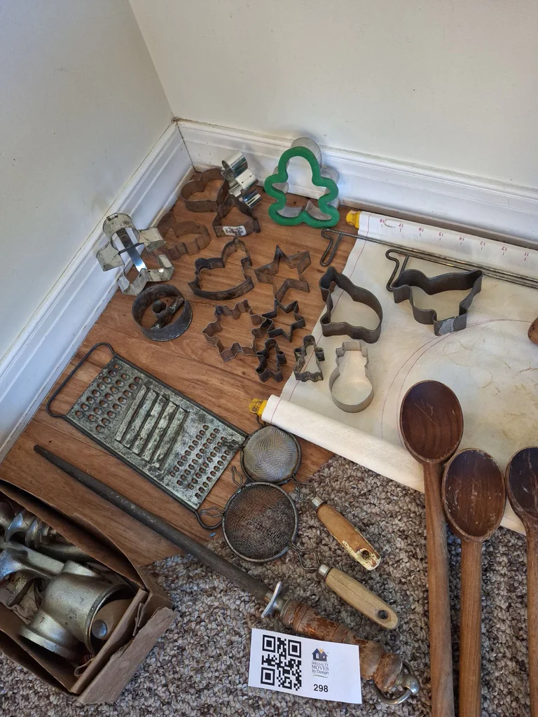 Vintage Kitchen Utensils and Baking Tools - image 7 of 11