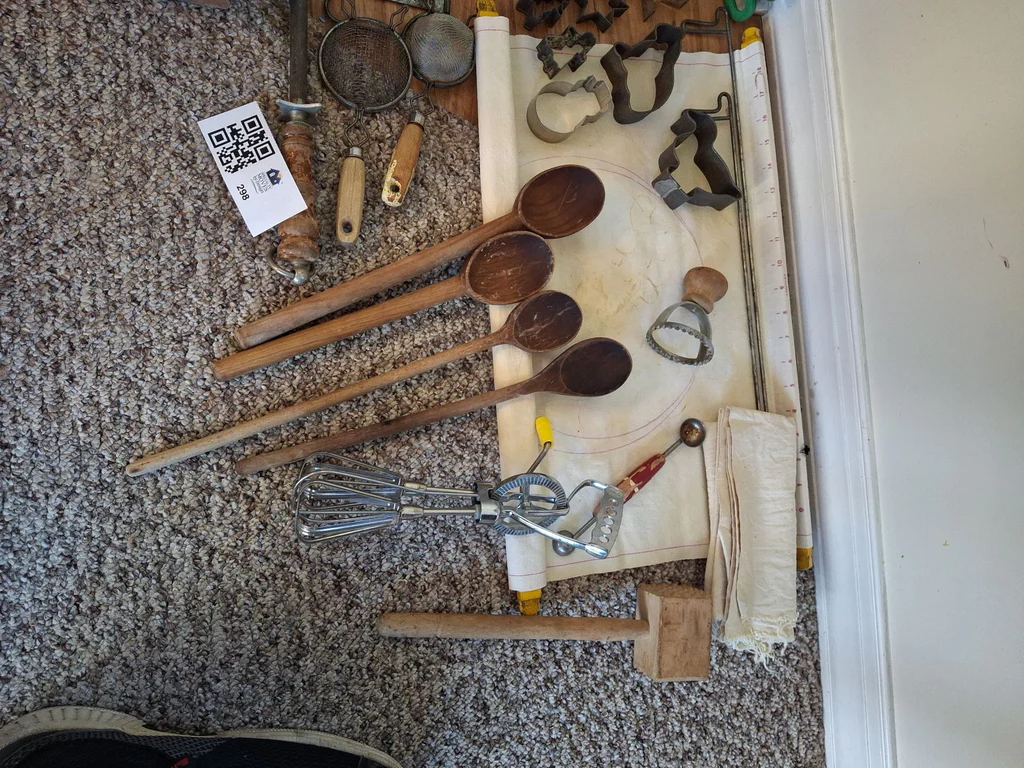 Vintage Kitchen Utensils and Baking Tools - image 11 of 11