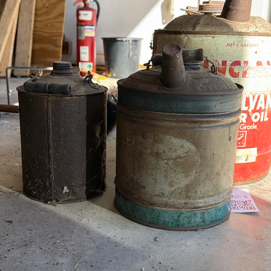Vintage Metal Oil Cans and Sinclair Pennsylvania Motor Oil Can - image 4 of 6