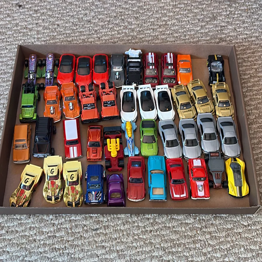 Die-Cast Toy Cars and Trucks - image 1 of 17