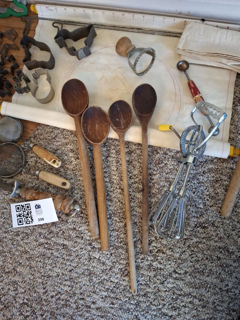 Vintage Kitchen Utensils and Baking Tools - image 5 of 11