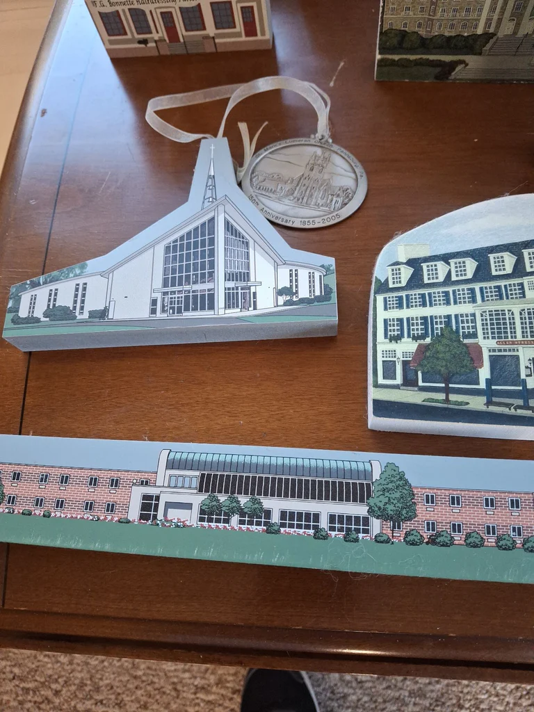Wooden Landmark and Building Decor Pieces - image 7 of 12