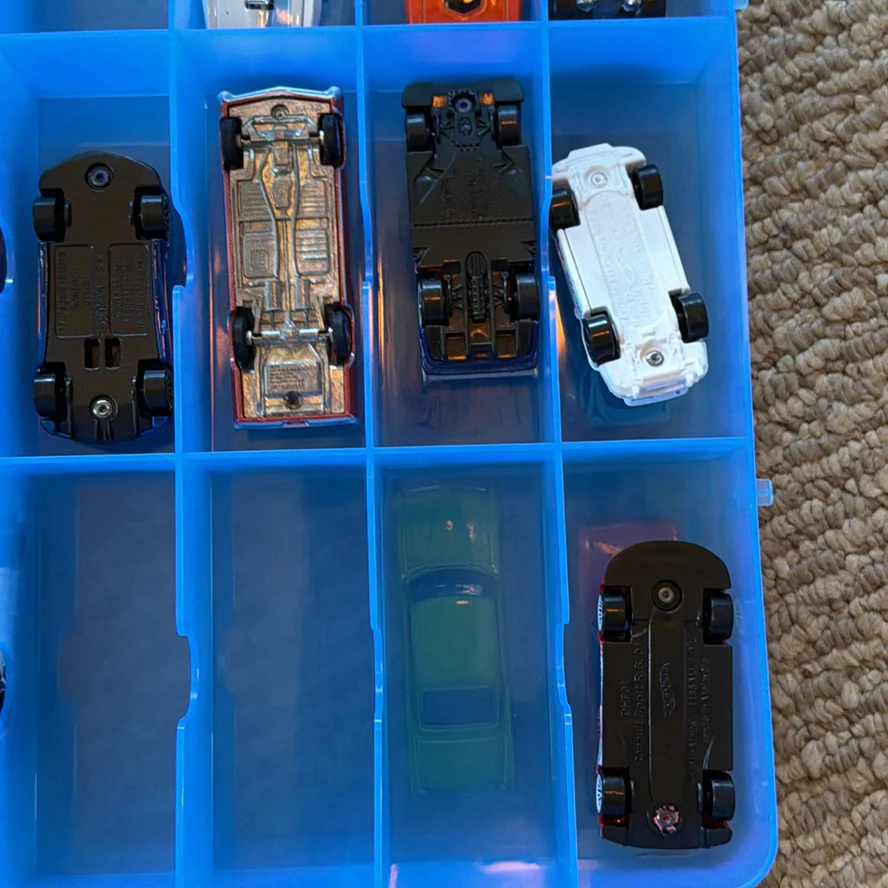 Plastic Storage Case with Die-Cast Toy Cars - image 18 of 22