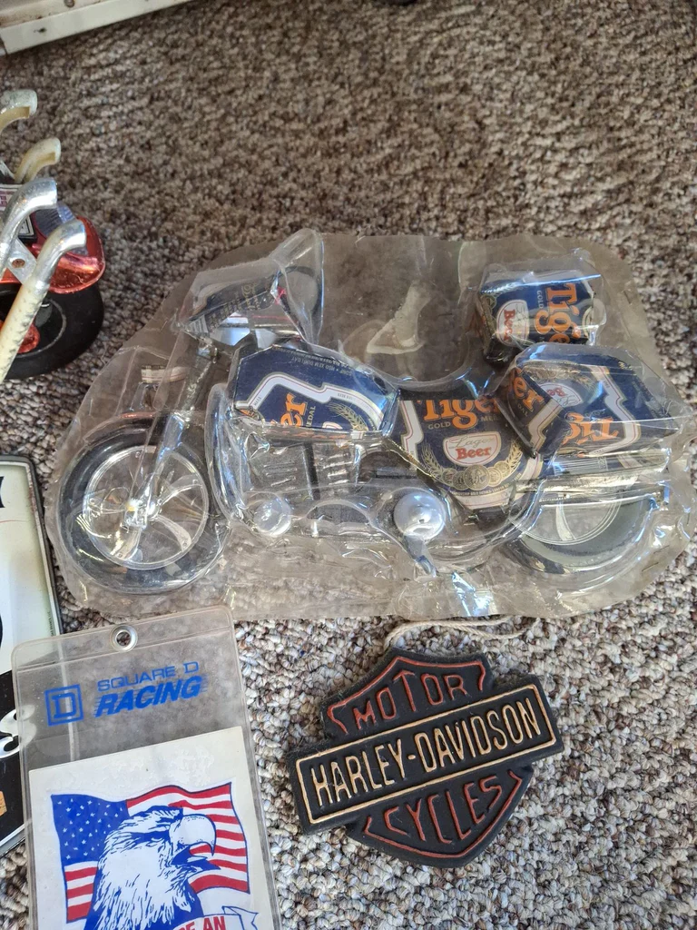 Harley-Davidson Motorcycle Collectibles and Decor Assortment - image 2 of 12