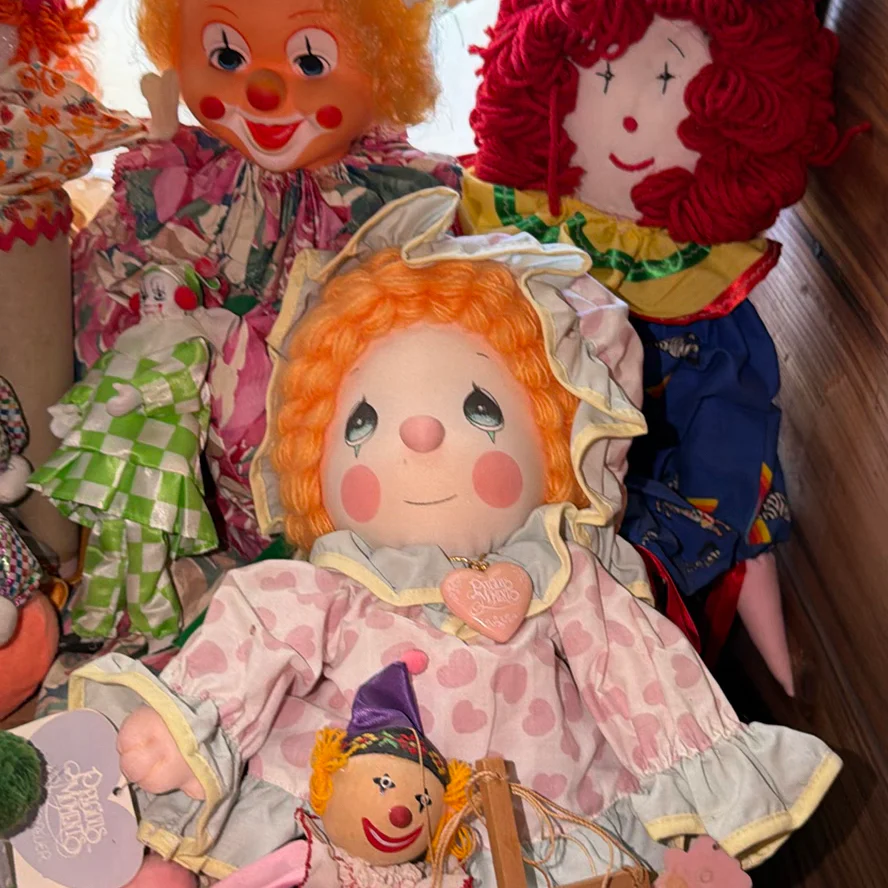 Clown Dolls and Figurines - image 10 of 14