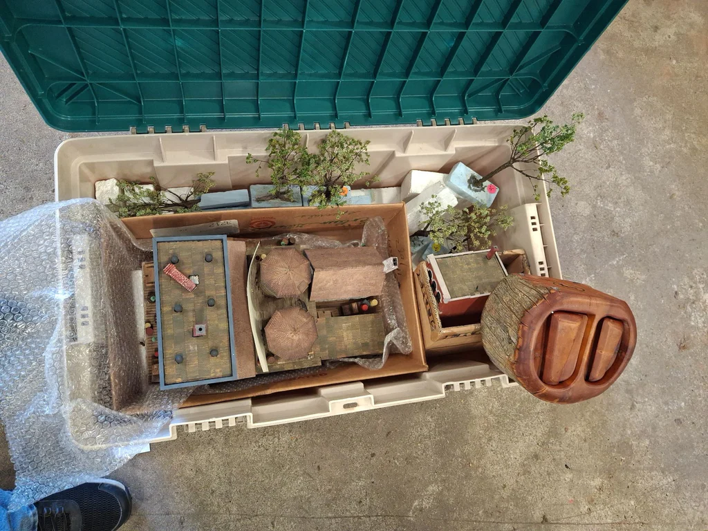 Model Railroad Building Structures and Scenery Pieces - image 13 of 13
