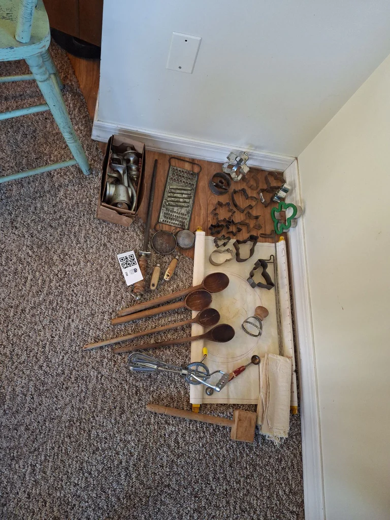 Vintage Kitchen Utensils and Baking Tools - image 3 of 11
